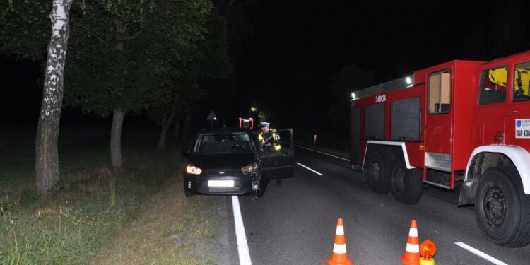 Szedł bez odblasków. Został śmiertelnie potrącony