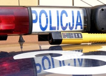 Kierująca miała 2,5 promila a jej pasażerka „tylko” 4