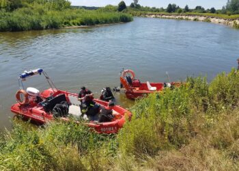 Dęblin: W poszukiwania Szymona włączyli się nurkowie z Warszawy (zdjęcia)