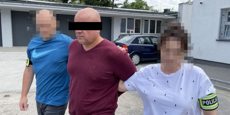Lublin. W mieszkaniu wybuchł pożar. Po akcji gaśniczej okazało się, że zniknęło z niego ponad 200 tys. zł