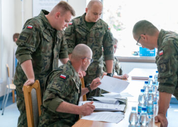 Coraz więcej żołnierzy