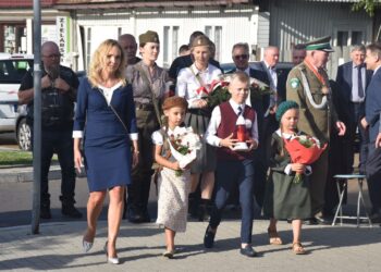 Biłgoraj: Dźwiękiem syreny uczcili godzinę “W”