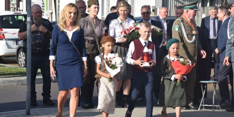 Biłgoraj: Dźwiękiem syreny uczcili godzinę “W”