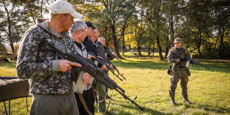 100 ochotników „Trenuje z wojskiem” w Zamościu