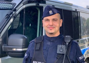 Chciała skoczyć z wiaduktu. 15-latkę uratował policjant