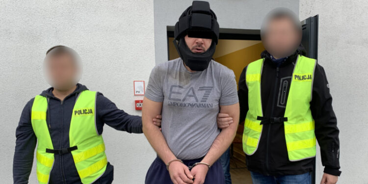 Uderzał i kopał kasjerki poczty. Jest już w rękach policji