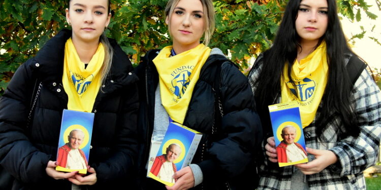 Z okazji Dnia Papieskiego zbierali na stypendia