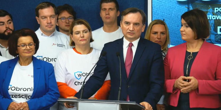 W obronie wolności chrześcijan zebrano ponad 380 tys. podpisów. Projekt trafił do sejmu – Konferencja prasowa