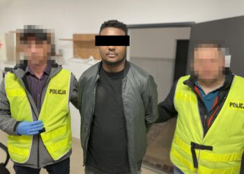 Lublin: Bił, atakował nożem, groził śmiercią. 20-latka ratowała się skacząc z drugiego piętra