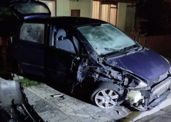 Pijana wjechała w samochód. Jej BMW „samo zadzwoniło” na nr alarmowy