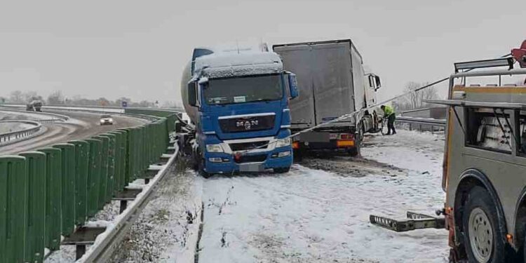 Ponad 40 kolizji w ciągu kilku godzin na drogach Lubelszczyzny