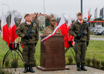 W Świdniku odsłonięto pomnik żołnierza wyklętego Józefa Franczaka ps. „Laluś”
