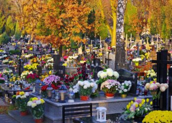 1 listopada: Trwa akcja „znicz”