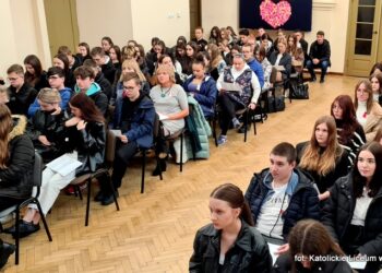 Biłgoraj: Patriotyczne śpiewanie w „Katoliku”