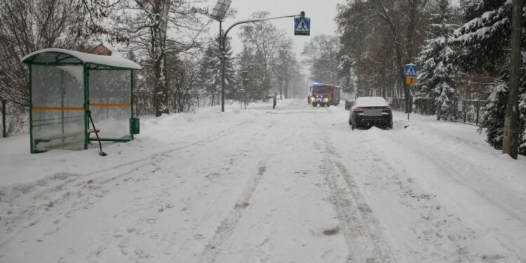 Policja zatrzymała mężczyznę w związku z potrąceniem 14-latki w Żabiej Woli