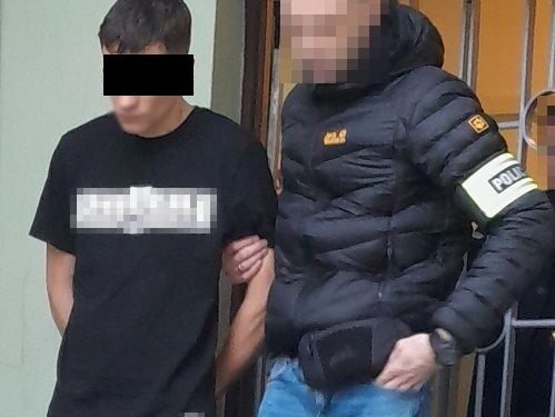 Poszukiwany 21-latek zatrzymany na dworcu