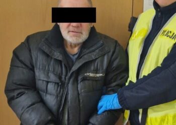 Bezdomny okradł kobietę, która kupiła mu jedzenie