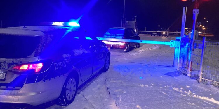 Wjechał na przejazd, kiedy opadały rogatki. Mogło dojść do tragedii