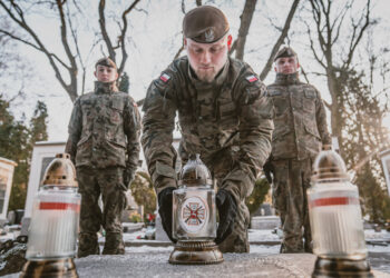 Zapalili znicze dla Żołnierzy AK Okręgu Lublin