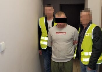 Podpalił stodołę siostry