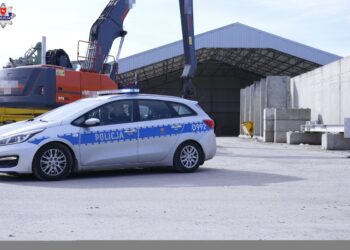 Tragiczny wypadek. Mężczyznę przygniotła betonowa płyta