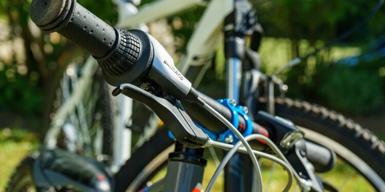 Chciał kupić rowerek dziecięcy. Trafił na oszustów