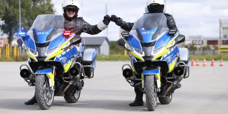 Pogoda sprzyja motocyklistom i rowerzystom. Policja apeluje o bezpieczeństwo