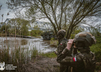 Terytorialsi ćwiczyli przeprawę na rzece Wieprz