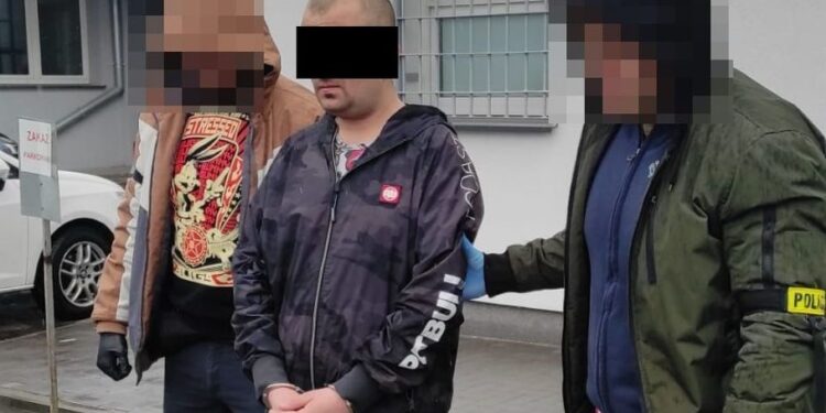 Bił, zadawał ciosy nożem, bo chciał pieniędzy