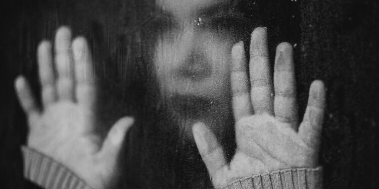 Mieli po 2 promile alkoholu we krwi. „Opiekowali” się swoimi dziećmi