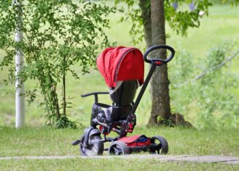 Roczne dziecko „pod opieką” pijanego ojca. Świadek zadzwonił po policję