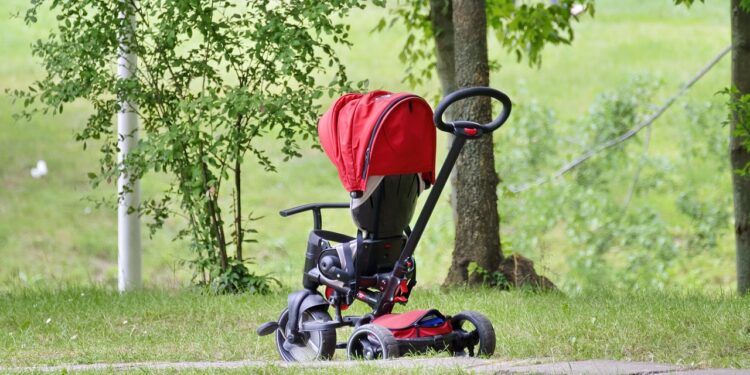 Roczne dziecko „pod opieką” pijanego ojca. Świadek zadzwonił po policję
