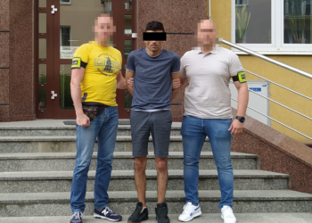 Złodziej katalizatorów w rękach policji. Wpadł z narkotykami