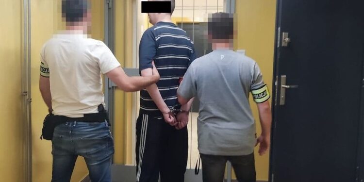 Bił babcię, bo chciał od niej pieniędzy