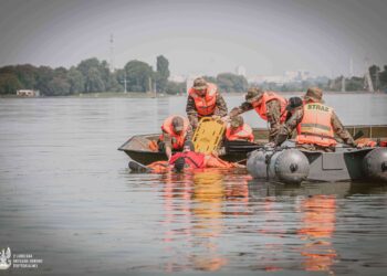 Terytorialsi wyciągnęli poszkodowanego z Zalewu Zemborzyckiego