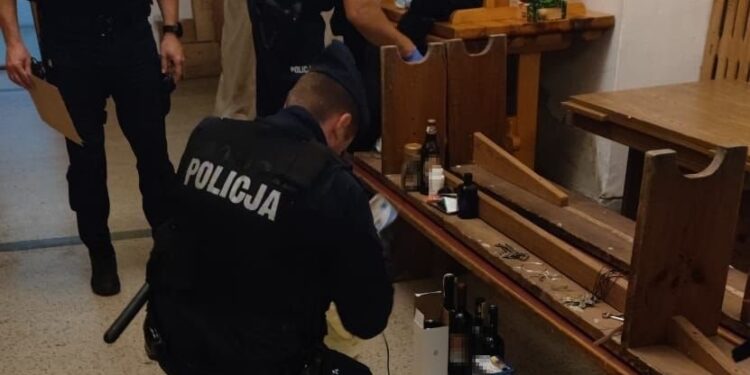 Ukradł wino i złoto z plebani. 36-latek trafił do aresztu