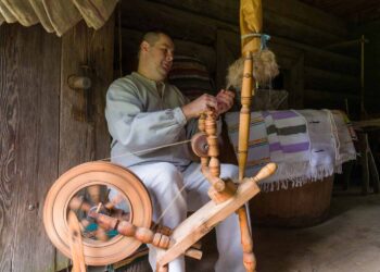 Żniwa lniane i pokaz ręcznej obróbki lnu w Muzeum Wsi Lubelskiej