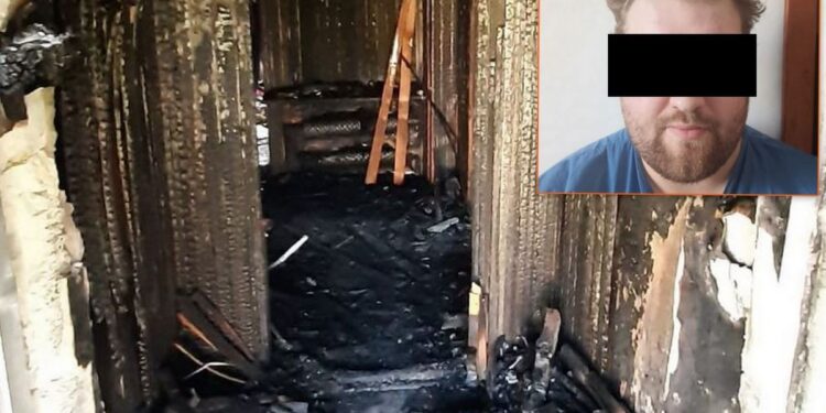22-latek dusił i groził matce. Na koniec podpalił dom