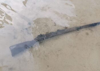 Znalazł Mauzera w Jeziorze Białym