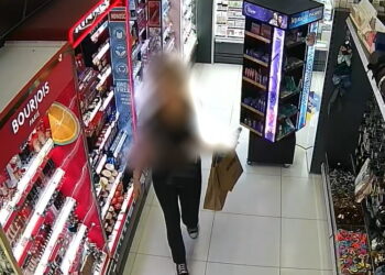 Podejrzana o kradzież kosmetyków sama zgłosiła się na komisariat