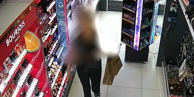 Podejrzana o kradzież kosmetyków sama zgłosiła się na komisariat