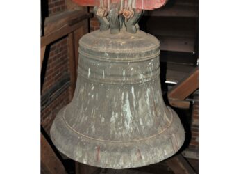 100 lat temu największy i najstarszy na Lubelszczyźnie dzwon wrócił do kościoła parafialnego w Garbowie