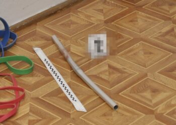 Pobił brata metalową rurką. Zakrwawiony 35-latek uciekł na ulicę