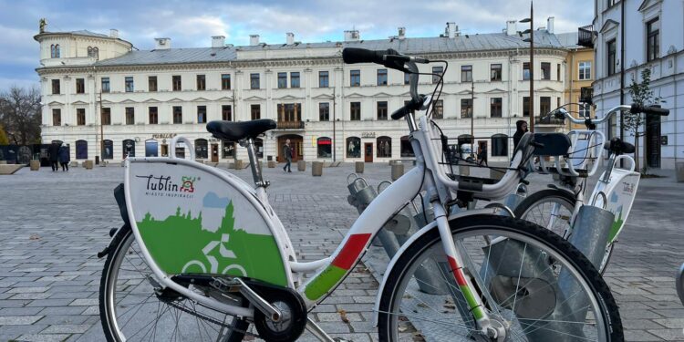 Od połowy listopada miasto zmniejsza ilość rowerów miejskich